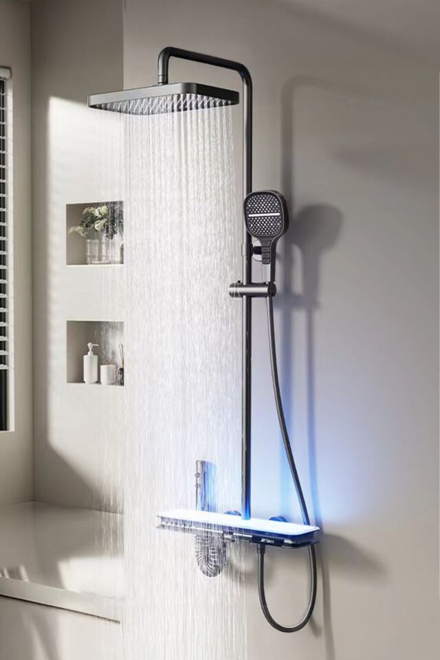 Akıllı LED Duş Seti Sistemi Isıya Göre Renk Değiştiren Ambiyans Aydınlatmalı Piayno Seti